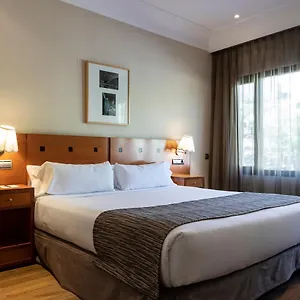 4* מלון Petit Palace Arturo Soria Alcala