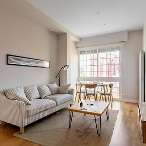 Bright With Views - 2bd 1bth- Av America Madrid